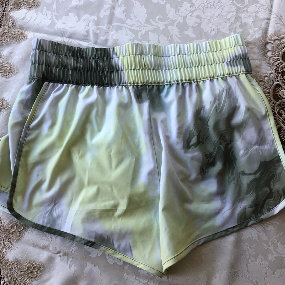 DSG Womens High Rise Stride Shorts Medium